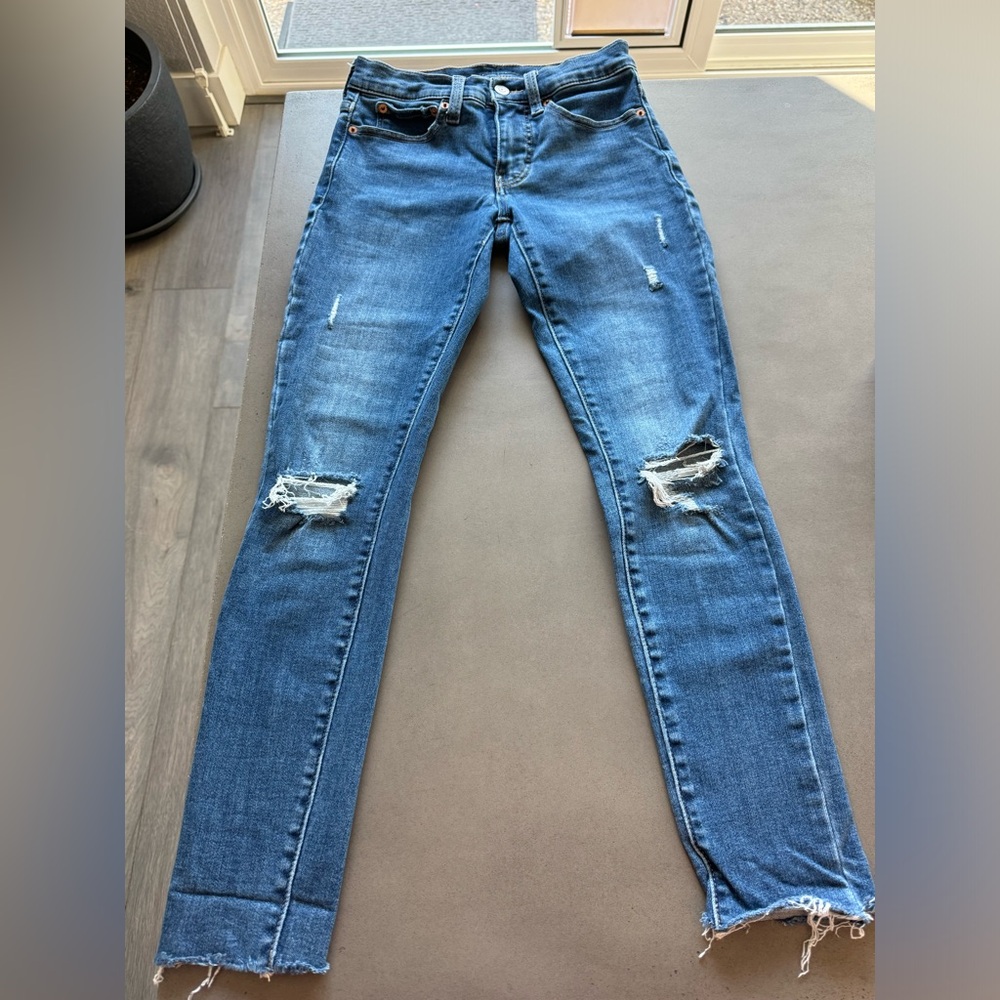 Lucky Brand Blue Distressed Women's Jeans